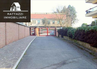 Foto Ufficio in via della stazione di ciampino 24, Roma Morena di 135 m²