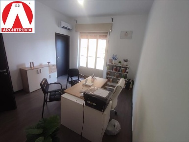 Foto Ufficio in viale della regione 54, Caltanissetta Centro di 15 m²