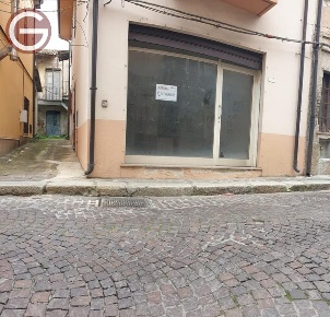 Foto Locale commerciale in VIA GEMELLI, Taurianova Centro di 60 m²
