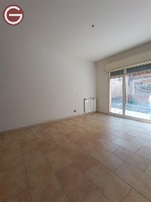 Foto Locale commerciale a Taurianova Centro di 60 m² con 1 locali