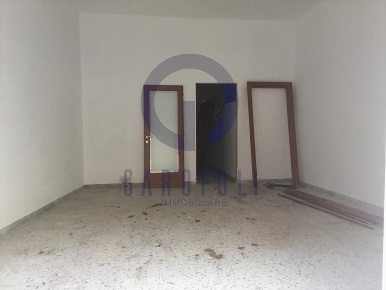 Foto Magazzino in via papa Pio X, Bisceglie di 50 m² con 2 locali