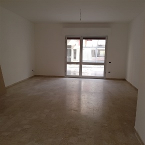 Foto Locale commerciale a Marsala Centro Urbano di 60 m² con 1 locali
