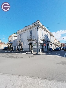 Foto Locale commerciale in Via Gemelli 7 \ Via roma, Taurianova Centro