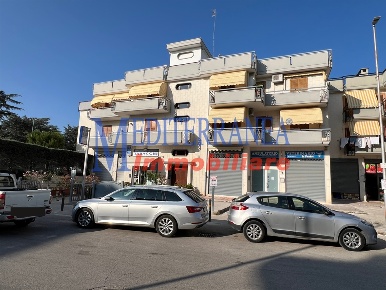 Foto Locale commerciale in Via Peucetia44, Ruvo di Puglia Centro di 75 m²