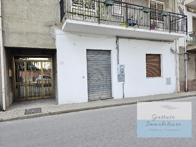 Foto Locale commerciale a Reggio di Calabria Centro Storico in affitto