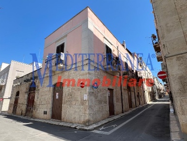 Foto Locale commerciale in Via Mandaturizio 58, Ruvo di Puglia Centro