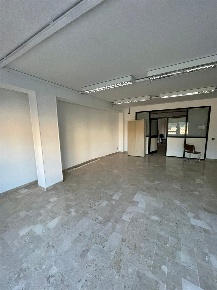 Foto Locale commerciale a Marsala Stagnone di 150 m² con 1 locali