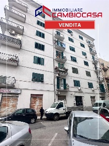 Foto Laboratorio in via diego peluso 20-b, Taranto Tre Carrare di 34 m²