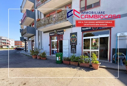 Foto Cessione attività in corso annibale 32, Taranto Tre Carrare di 125 m²