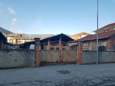 Foto Magazzino in via Guillestre 2, Torre Pellice Centro di 620 m²