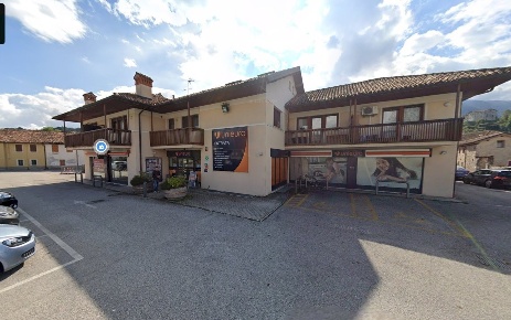 Foto Negozio in Vicolo Uniera 7, Feltre Centro di 1200 m² con 1 locali