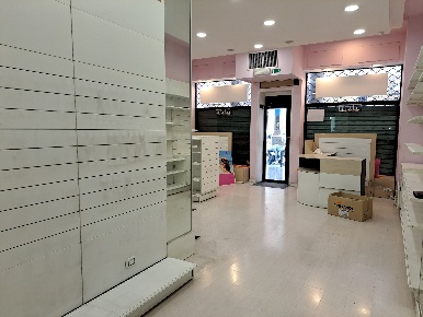 Foto Negozio in via indipendenza 63, Bologna Irnerio di 95 m² con 1 locali