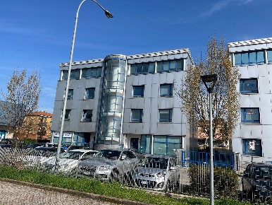 Foto Ufficio in via di Corticella 181, Bologna Corticella di 150 m²