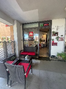 Foto Negozio in via Romagna, Gabicce Mare Centro di 77 m² con 1 locali