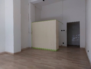 Foto Negozio in via Felice Orsini 23, Imola Centro Storico di 40 m²