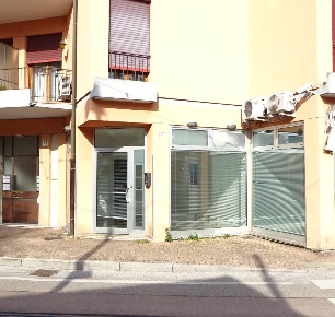 Foto Negozio a Venezia Carpenedo - Bissuola di 28 m² con 1 locali