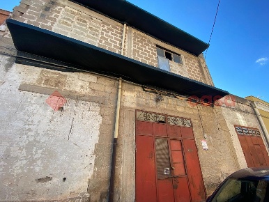 Foto Magazzino in Via Santa Lucia 35, Manduria Centro di 300 m² in vendita