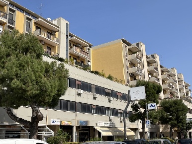 Foto Ufficio in Via x marzo 108, Modugno di 90 m² con 4 locali in affitto