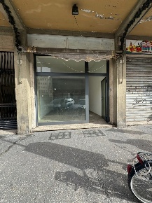 Foto Negozio in Via Locale Piazza del Mercato 43, Terni Centro Storico