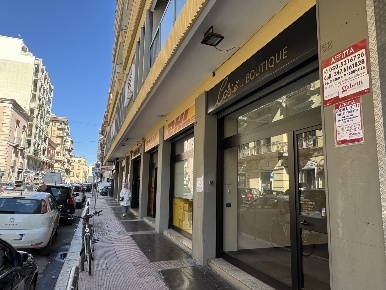Foto Negozio in Via melo 52/a, Bari Murat di 35 m² con 1 locali in affitto