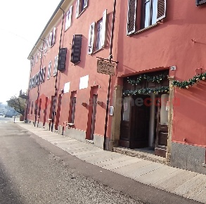 Foto Negozio in Via Paolo Boselli 20, Cumiana Centro di 30 m² con 2 locali