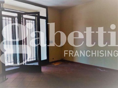Foto Negozio in Corso Dante 57, Benevento Centro Storico di 47 m²