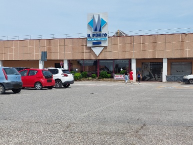 Foto Negozio in Via ADRIA Via Chieppara 59, Adria Centro di 425 m²