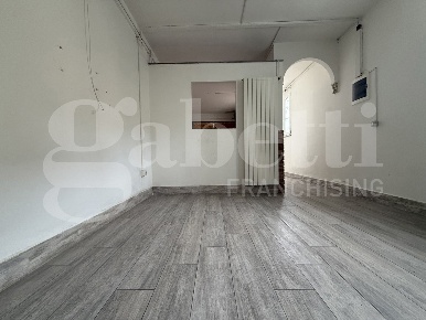 Foto Laboratorio a Ponsacco Centro di 68 m² con 4 locali in vendita