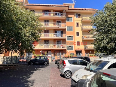 Foto Ufficio in Largo Monsignor Biagio Catania 10, Acireale di 98 m²