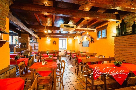 Foto Attività commerciale a Pieve di Teco Centro di 308 m² con 10 locali