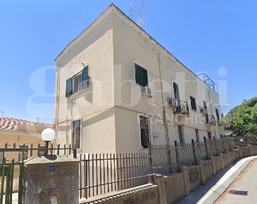 Foto Magazzino in Via Bensaia 12, Messina Giostra di 27 m² con 2 locali