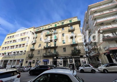 Foto Ufficio in Corso Garibaldi 16, Salerno Centro di 85 m² con 2 locali