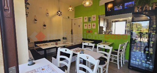 Foto Attività commerciale in Viale ROMA 2, San Gimignano Centro di 50 m²