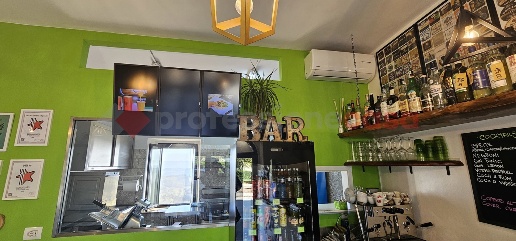 Foto Attività commerciale in Viale ROMA 2, San Gimignano Centro di 50 m²