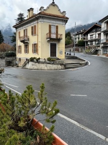 Foto Negozio in Viale Pieri 1, Varzo Centro di 137 m² con 2 locali