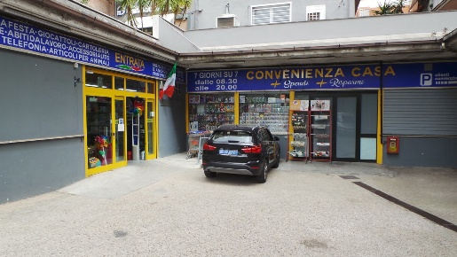 Foto Negozio in della Bufalotta, Roma Talenti - Monte Sacro di 1032 m²