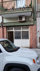 Foto Negozio in Via seneca 30, Brindisi Commenda di 70 m² con 1 locali