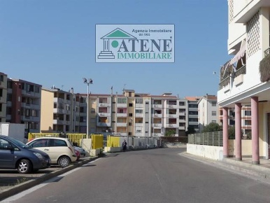 Foto Magazzino in VIA malta, Quartu Sant'Elena Quartu di 83 m² con 1 locali