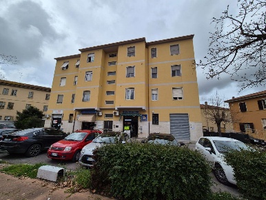 Foto Negozio in Via giusti 10, Grosseto Marina di Grosseto di 45 m²