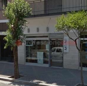 Foto Negozio in Viale Dante snc, Cassino Centro di 200 m² con 2 locali
