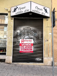 Foto Negozio in San Michele, Cagliari Is Mirrionis di 260 m² con 1 locali