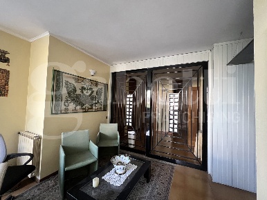 Foto Ufficio in Via SANTA TERESA 3, Formia Centro di 120 m² con 5 locali