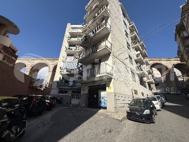 Foto Magazzino in Via Santa Marta 316, Messina Gonzaga di 300 m² in vendita