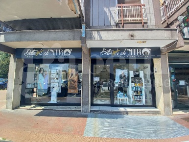 Foto Negozio in Nicola Garrone, Bari Picone di 56 m² con 1 locali