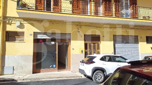 Foto Negozio in Via Senatore Scaduto 86, Bagheria Centro di 91 m²