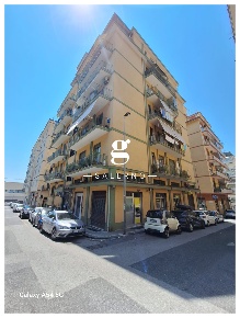 Foto Negozio in moscati, Salerno Torrione Alto - Sala Abbagnano di 109 m²