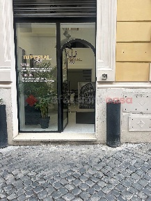 Foto Negozio in Via Dei Tre Pupazzi 5/A, Roma Borgo di 107 m² con 5 locali