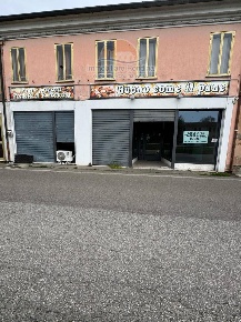 Foto Negozio a Villamarzana Centro di 54 m² con 2 locali in vendita