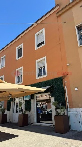 Foto Negozio in Via Cesare Battisti 22, Latina Centro Storico di 63 m²