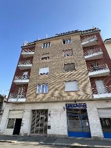 Foto Negozio in Largo Luca della Robbia 25, Torino Pozzo Strada di 35 m²